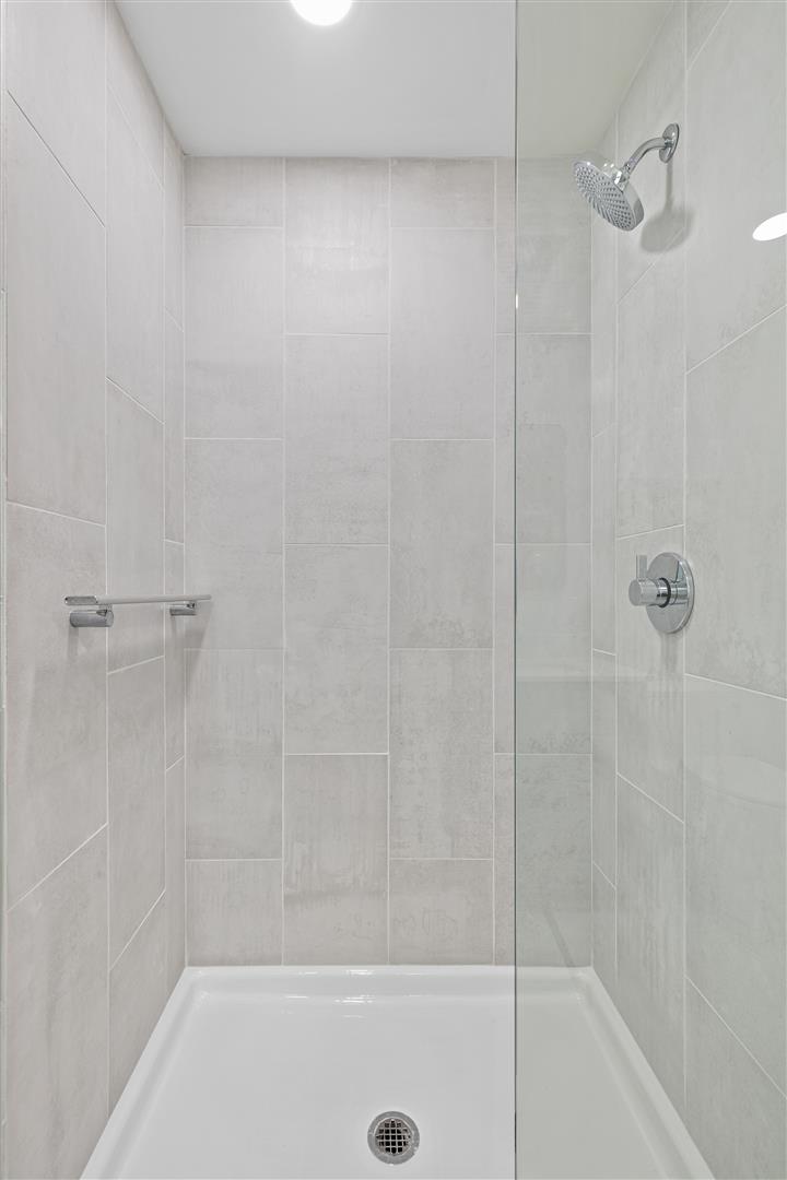 069-4198-huntington-street.66742.www.mls4198huntingtonstoakland065.web
