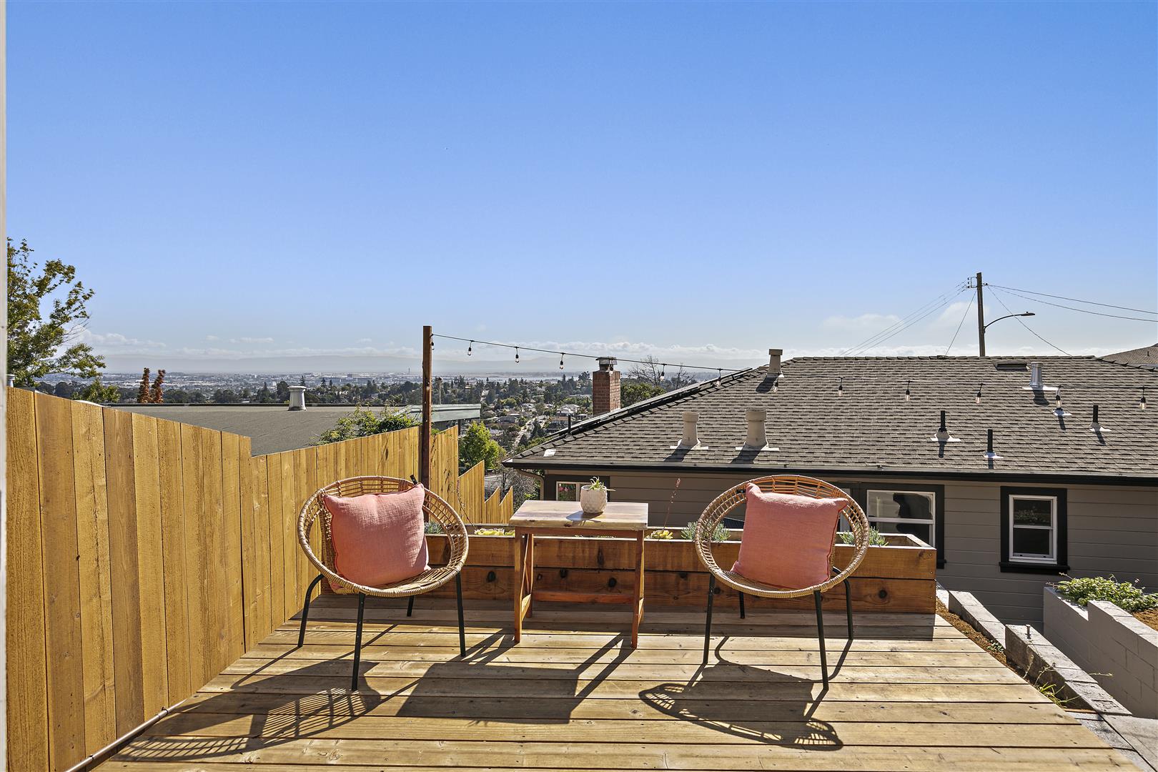 088-4198-huntington-street.66742.www.mls4198huntingtonstoakland084.web