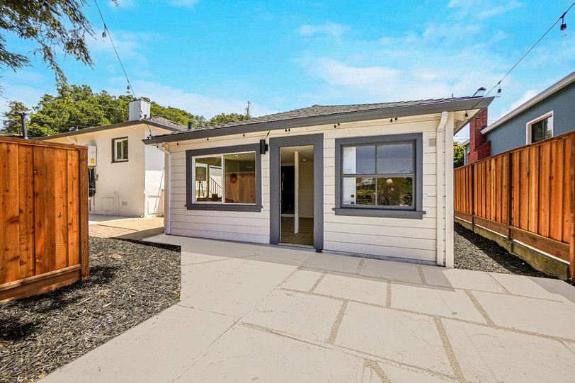 3941 Enos Avenue 76