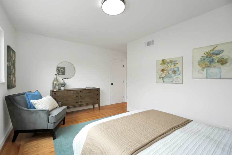 4847 Dunkirk Ave 080