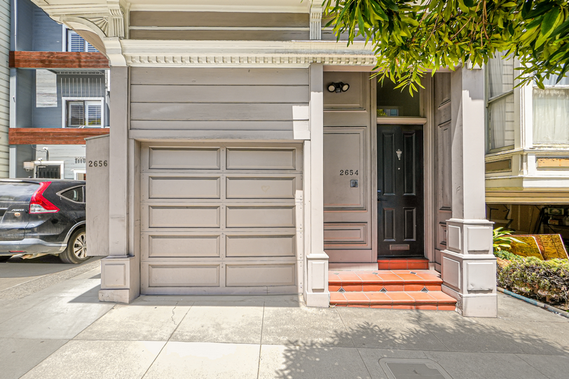 2654-2656 Bush St 007