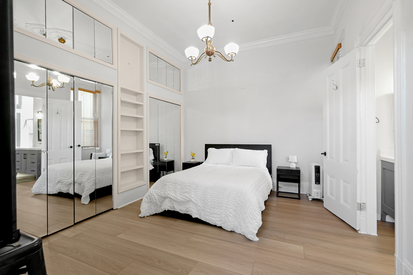2654-2656 Bush St 020