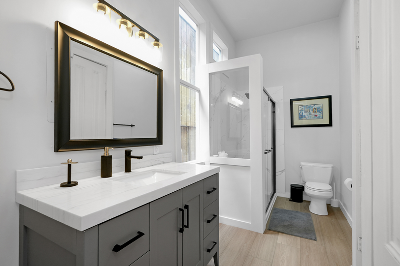 2654-2656 Bush St 023