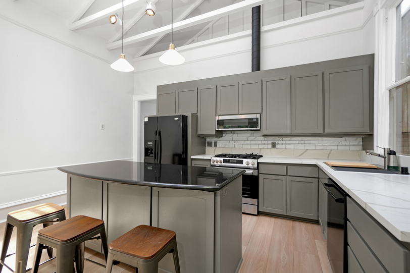 2654-2656 Bush St 031