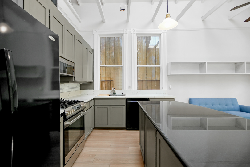 2654-2656 Bush St 032