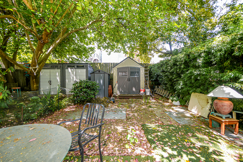 2654-2656 Bush St 045