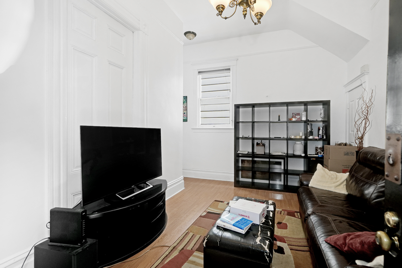 2654-2656 Bush St 052