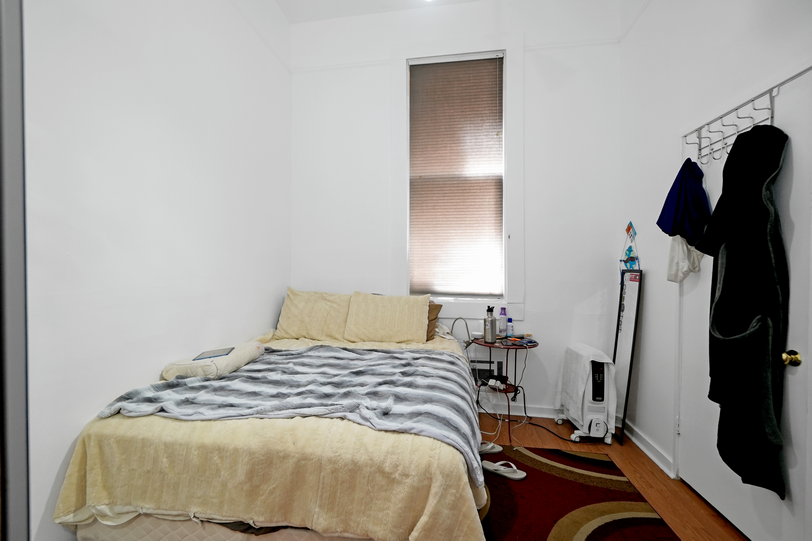 2654-2656 Bush St 058