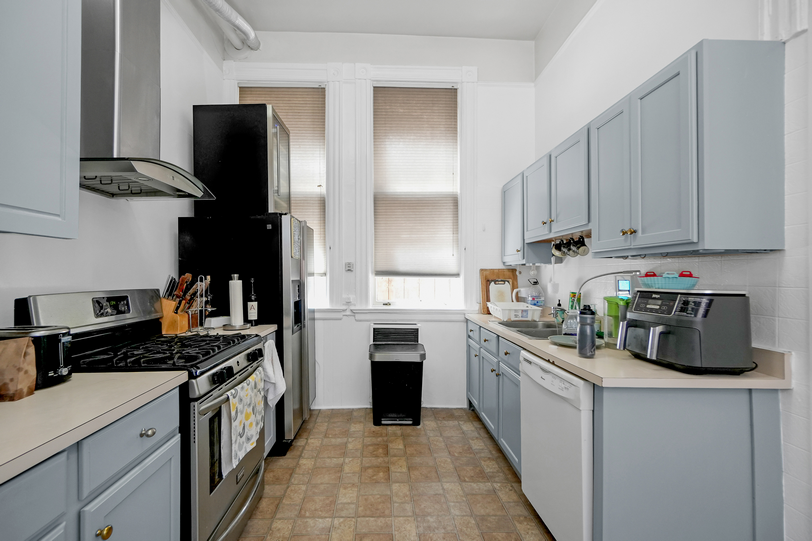 2654-2656 Bush St 061