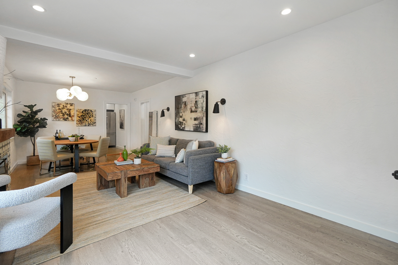 3911 Vale Ave009