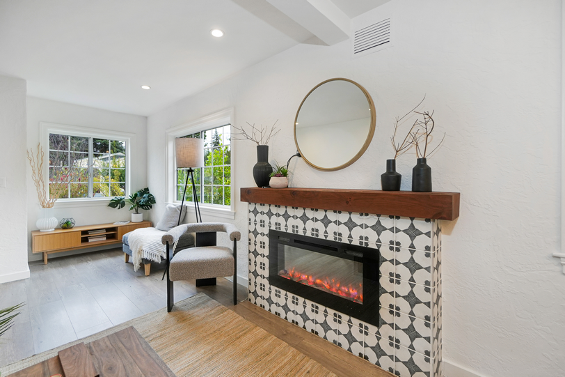 3911 Vale Ave012