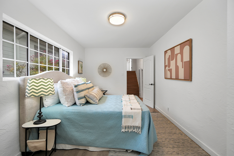 3911 Vale Ave024