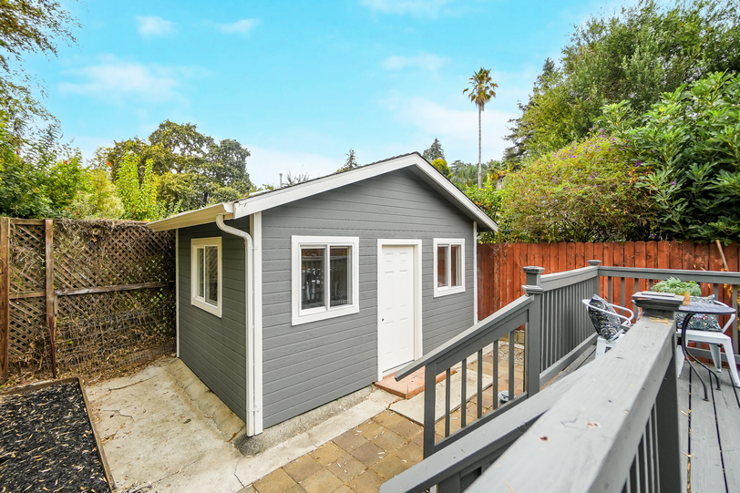 3911 Vale Ave035