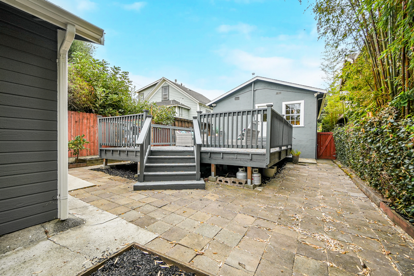 3911 Vale Ave036