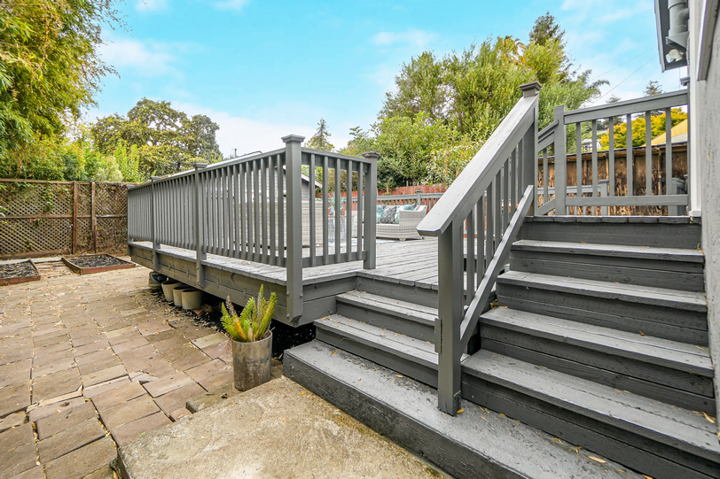 3911 Vale Ave037