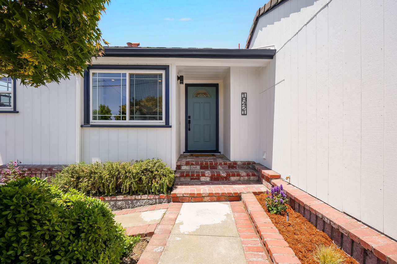 18421 Magee Smaller 011