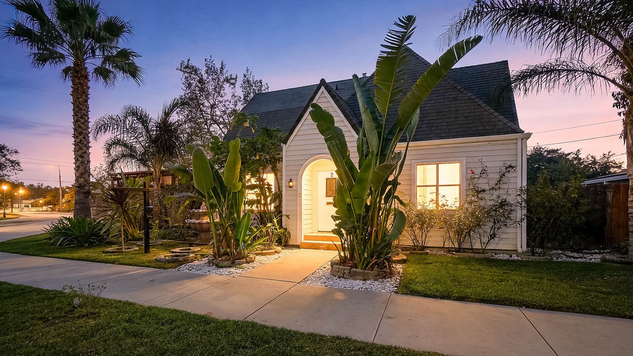 2 4th Avenue Smaller 001