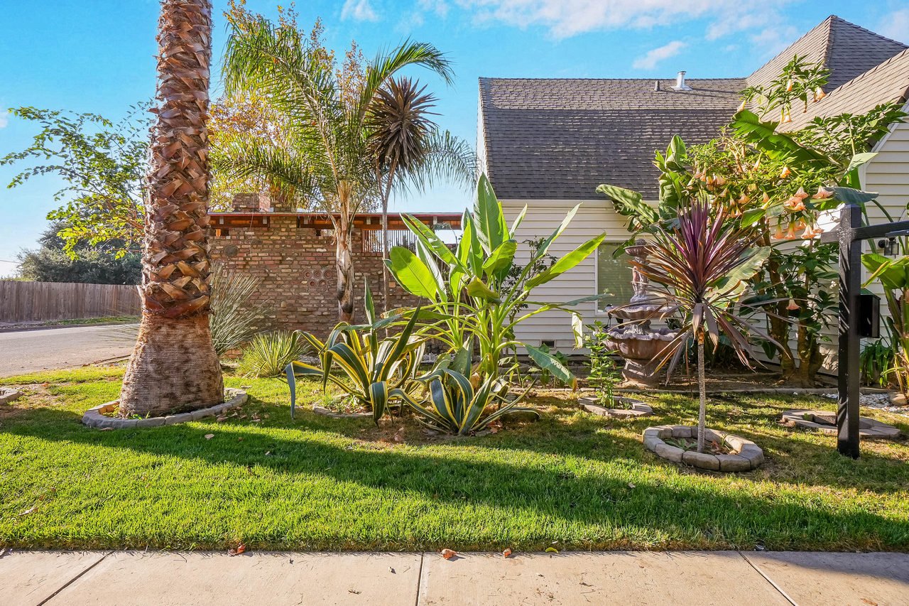 2 4th Avenue Smaller 005