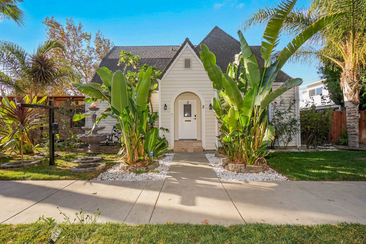 2 4th Avenue Smaller 007