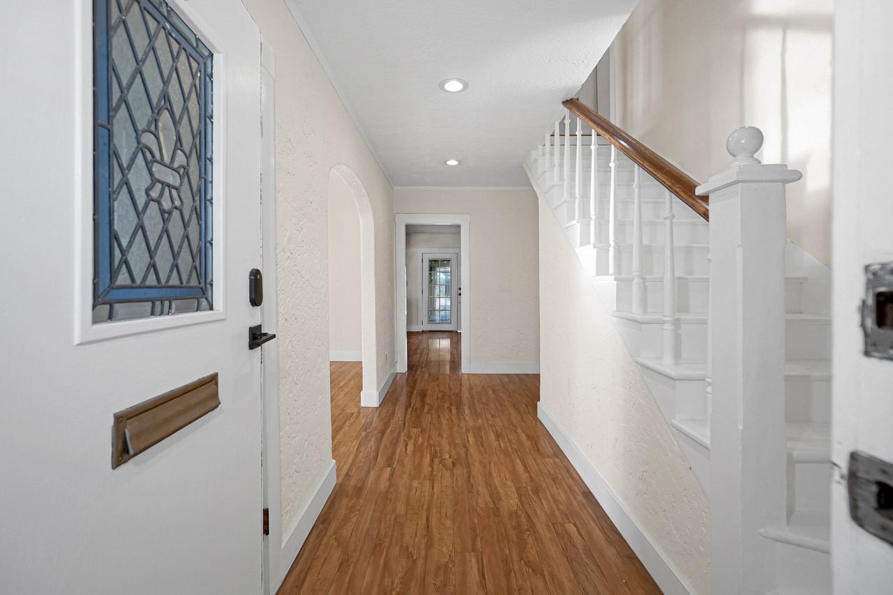 2 4th Avenue Smaller 014
