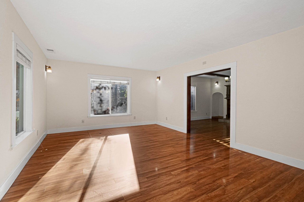 2 4th Avenue Smaller 016