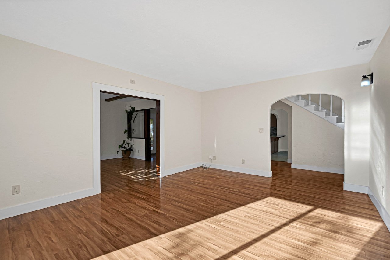 2 4th Avenue Smaller 017