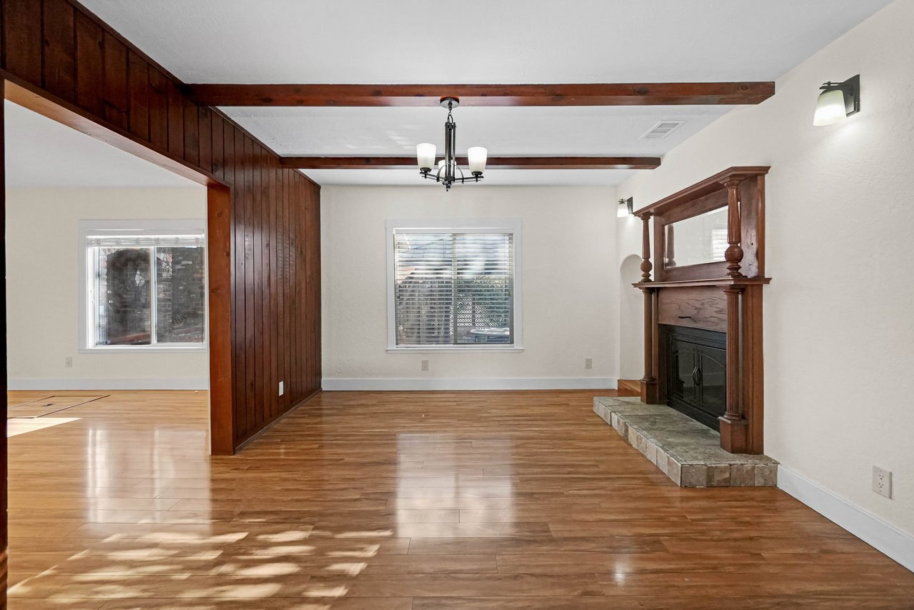 2 4th Avenue Smaller 021