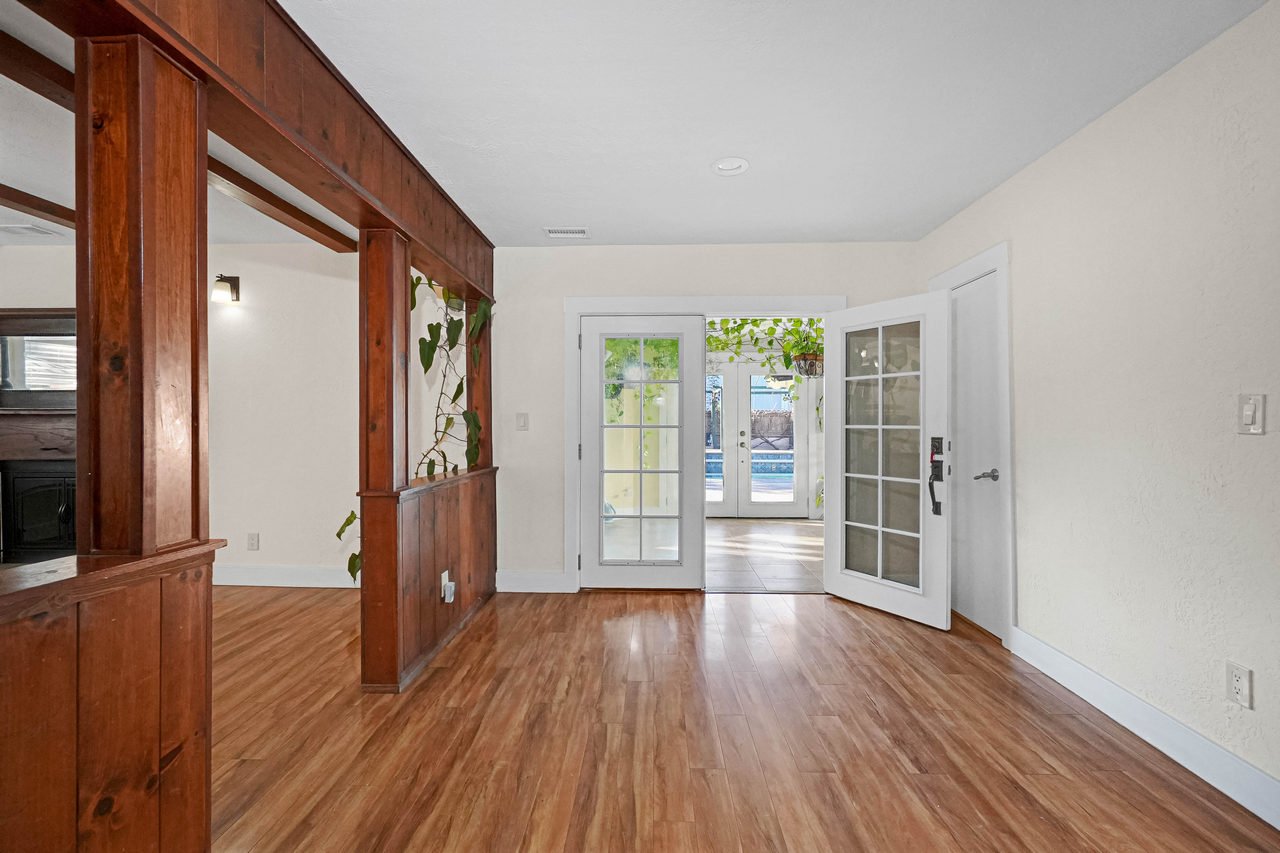 2 4th Avenue Smaller 022