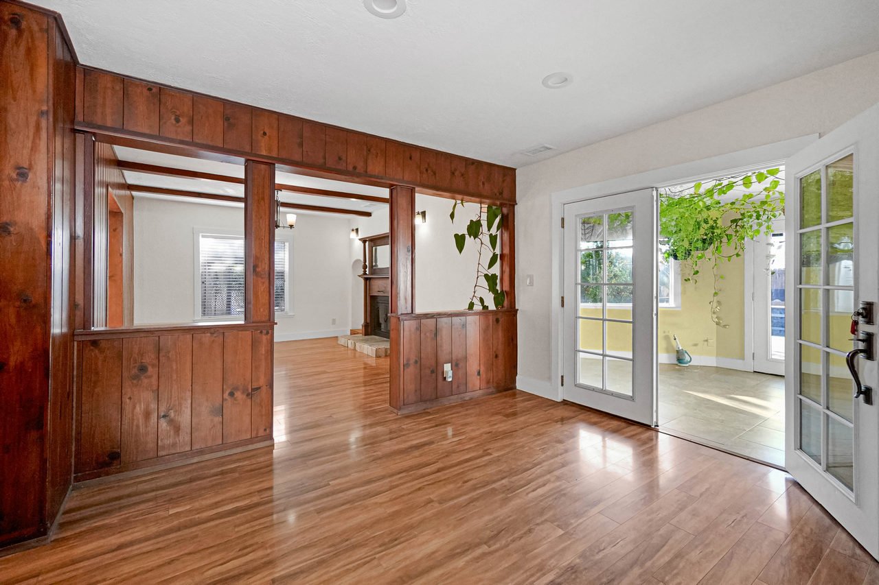2 4th Avenue Smaller 023