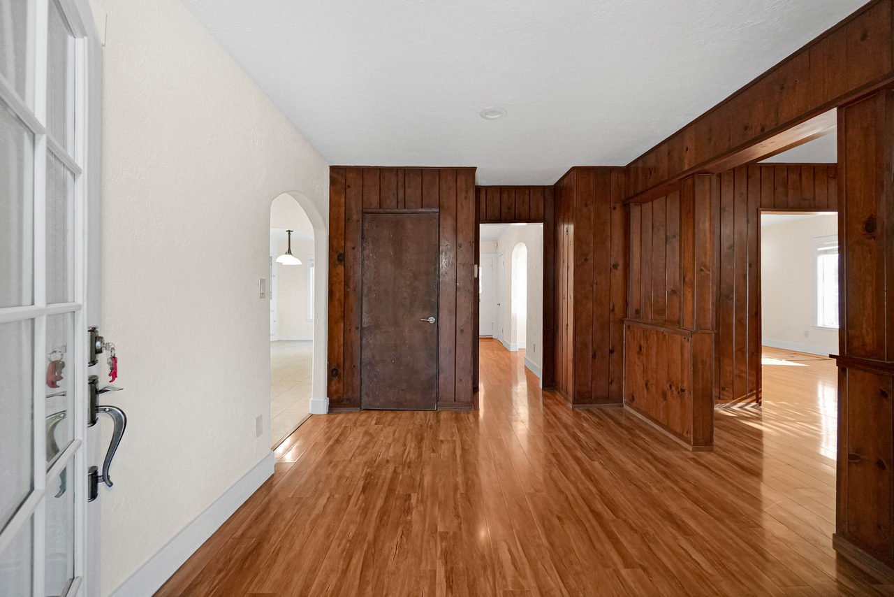 2 4th Avenue Smaller 024