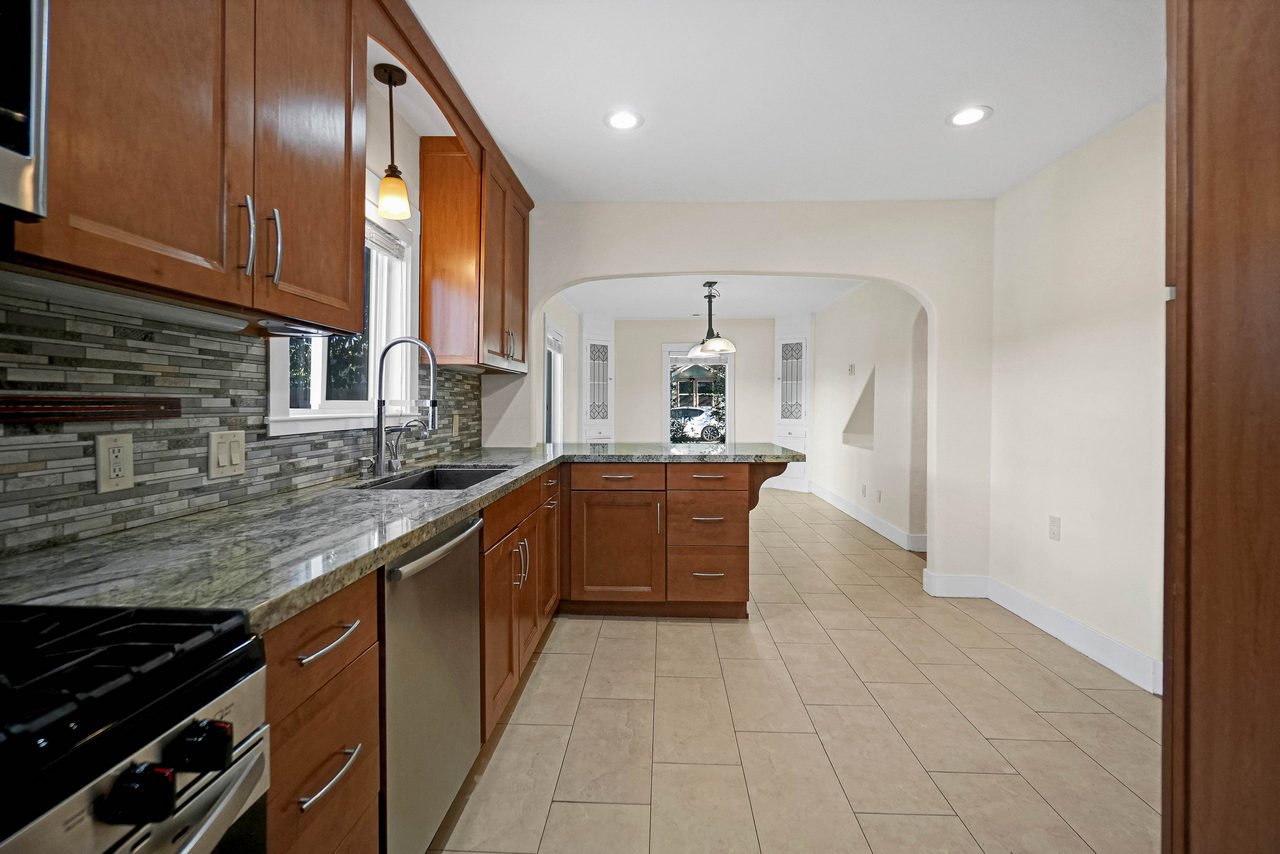 2 4th Avenue Smaller 029