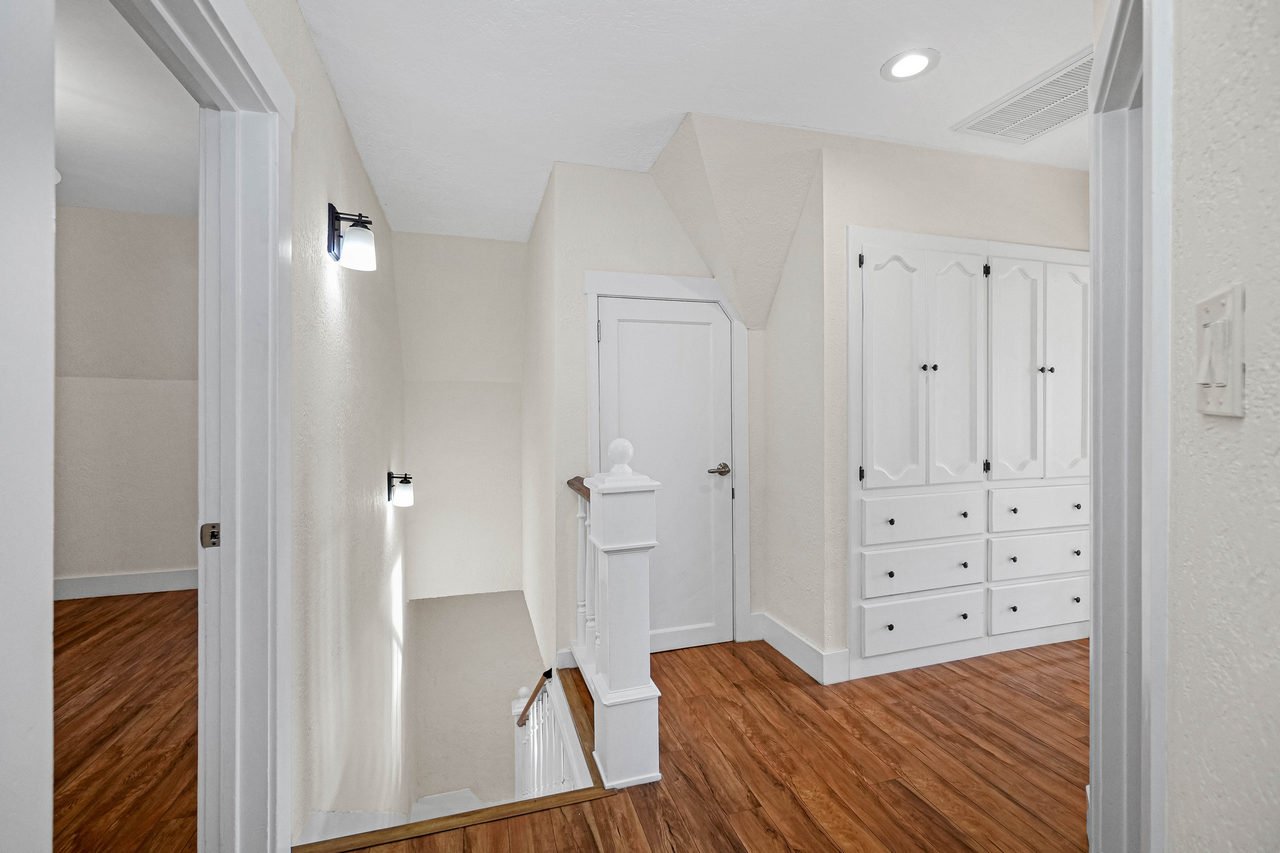 2 4th Avenue Smaller 037