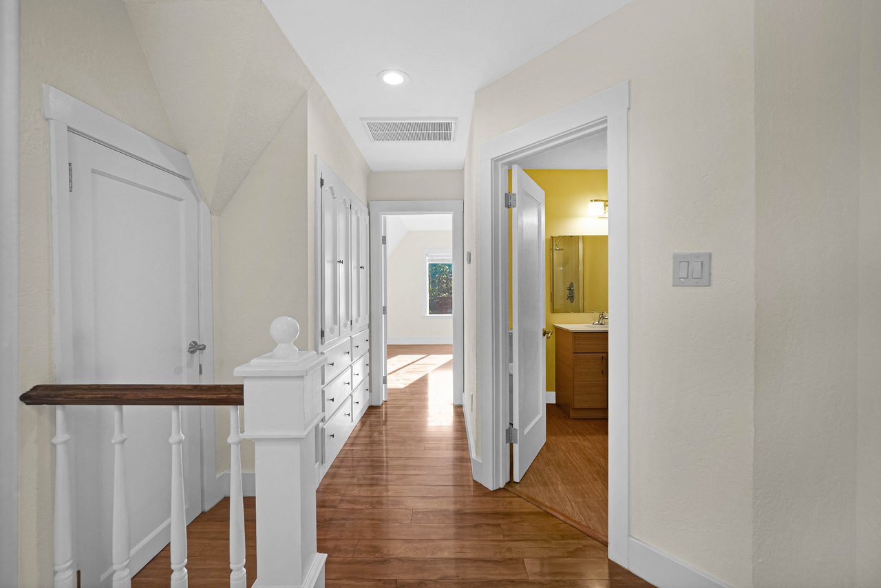 2 4th Avenue Smaller 038