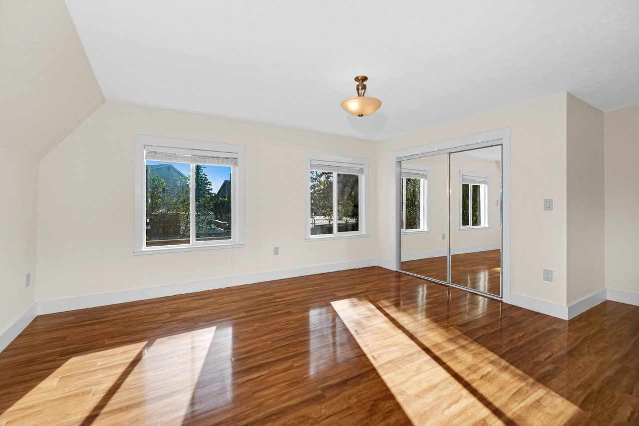 2 4th Avenue Smaller 040