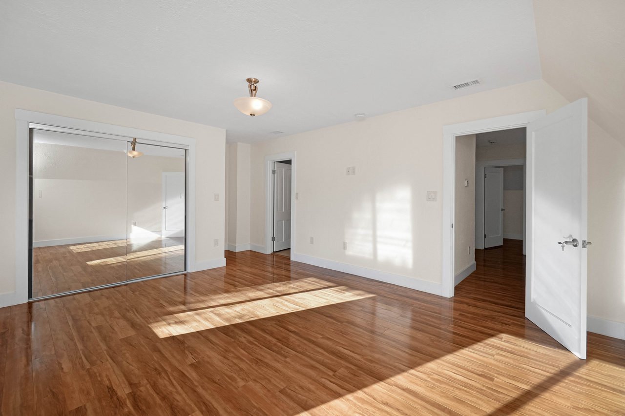 2 4th Avenue Smaller 041