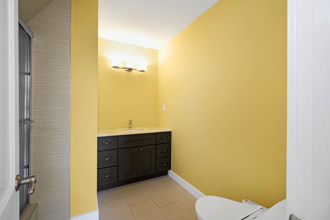 2 4th Avenue Smaller 042