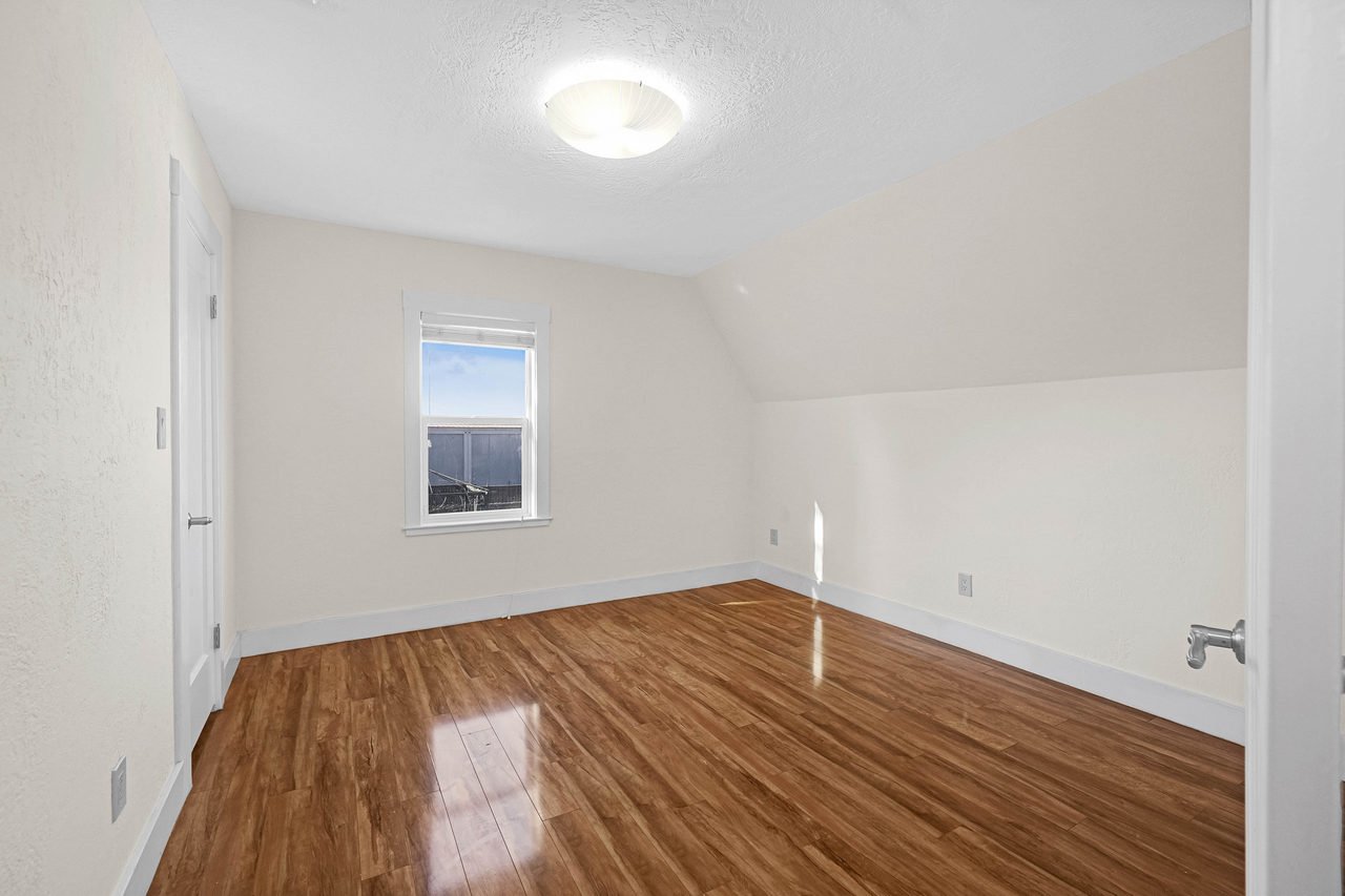 2 4th Avenue Smaller 046