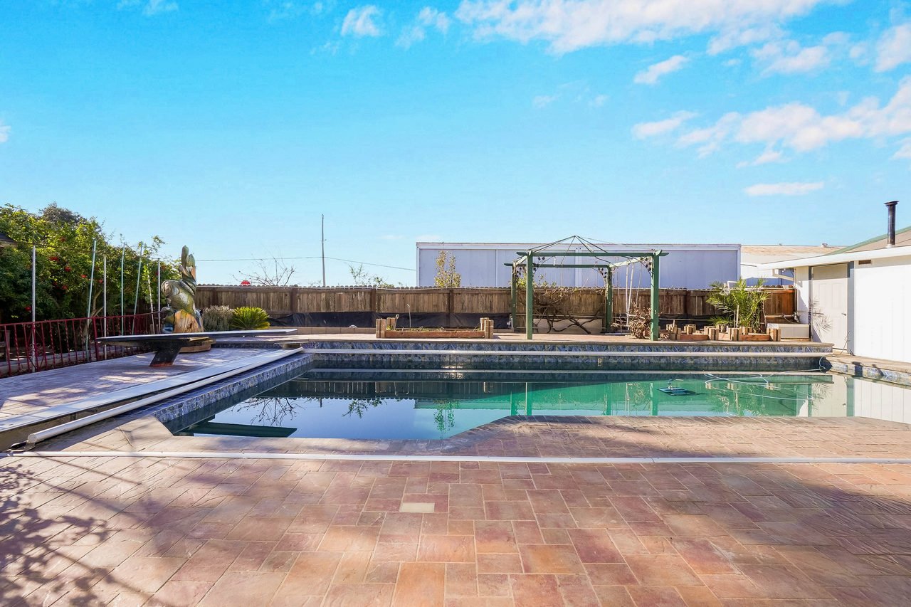 2 4th Avenue Smaller 053