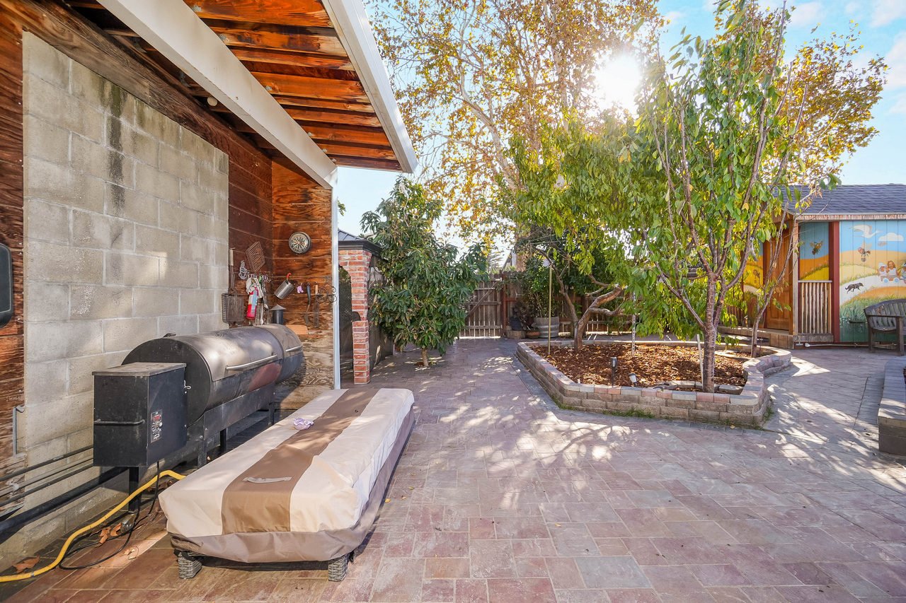 2 4th Avenue Smaller 060