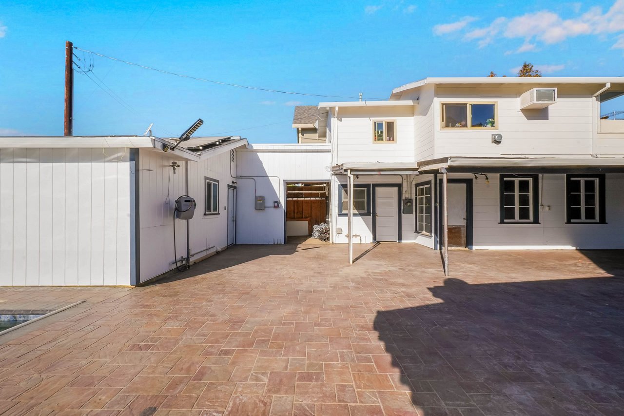 2 4th Avenue Smaller 080