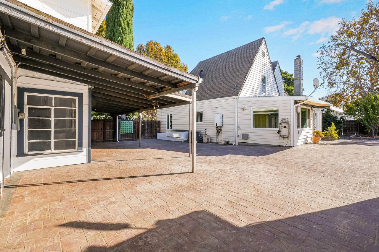 2 4th Avenue Smaller 082