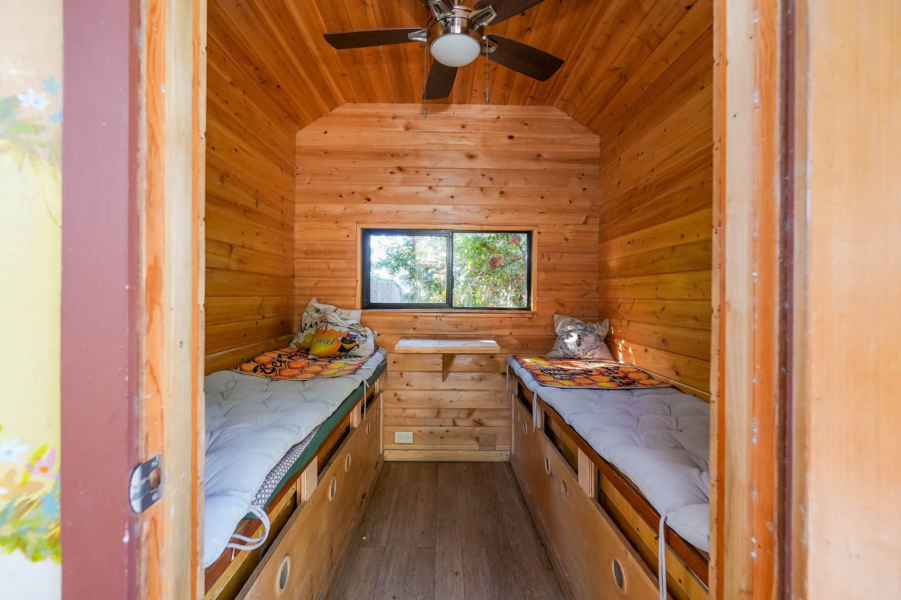 2 4th Avenue Smaller 085