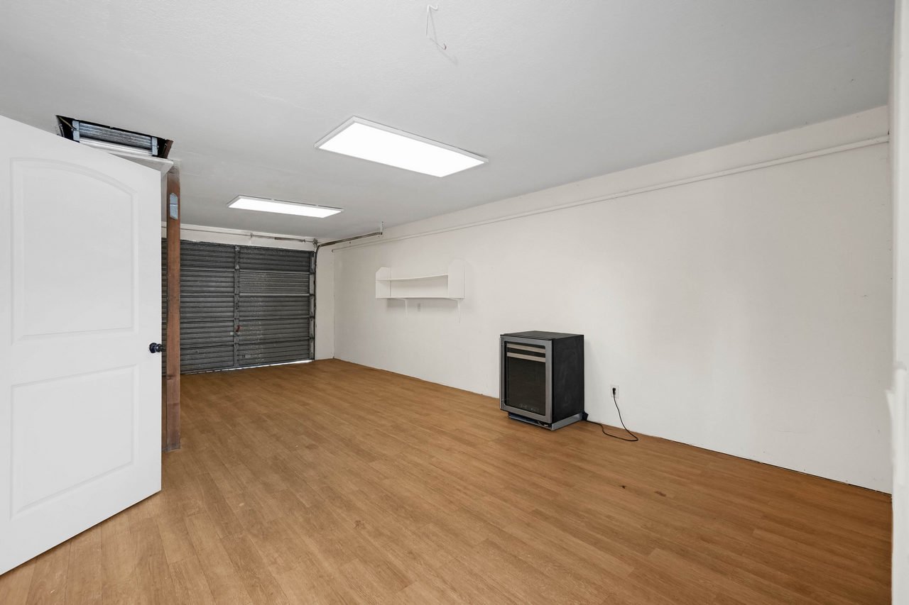 2 4th Avenue Smaller 087