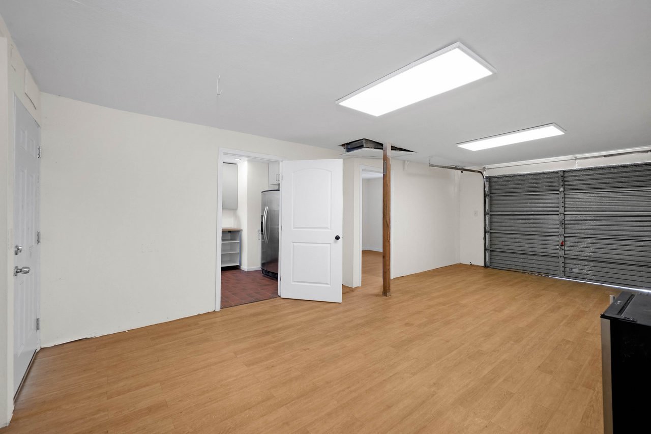 2 4th Avenue Smaller 089