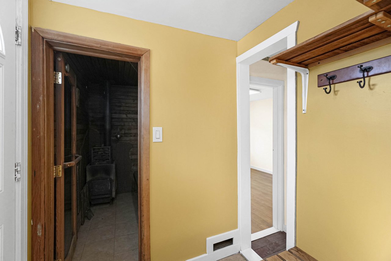 2 4th Avenue Smaller 094